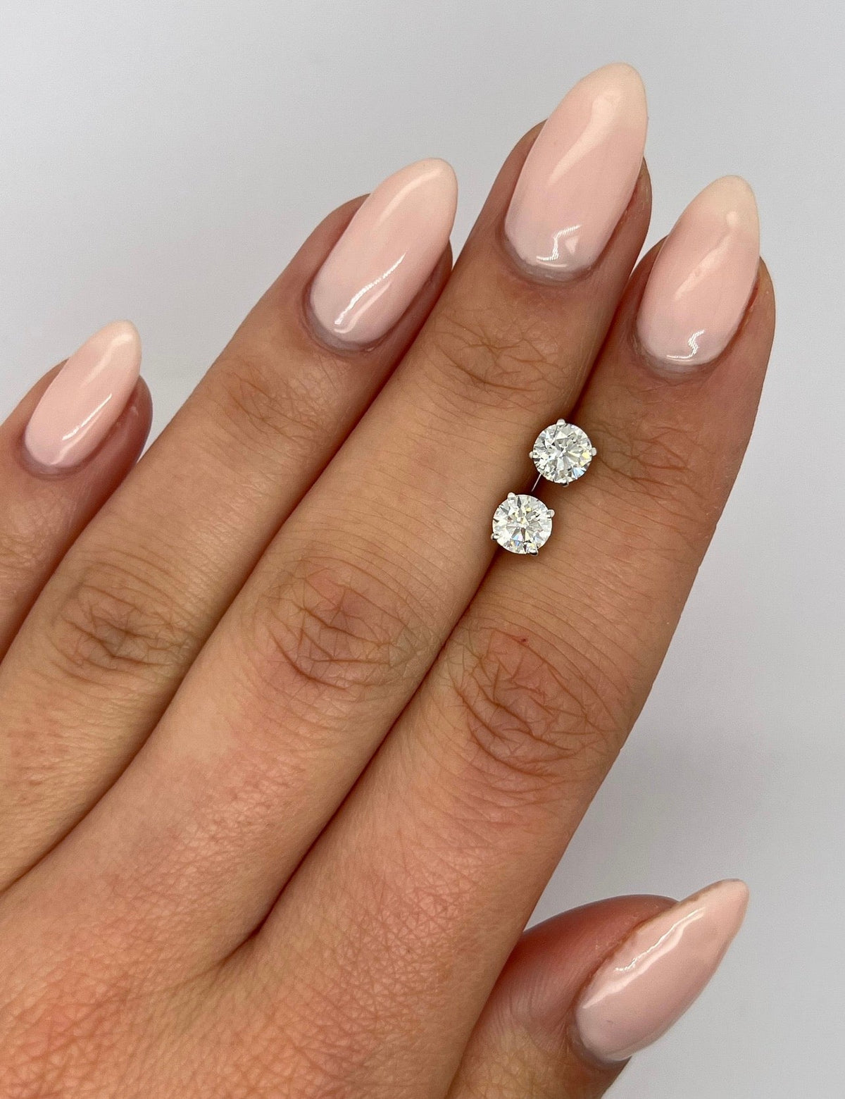 Round Cut 4-Prong Set Studs