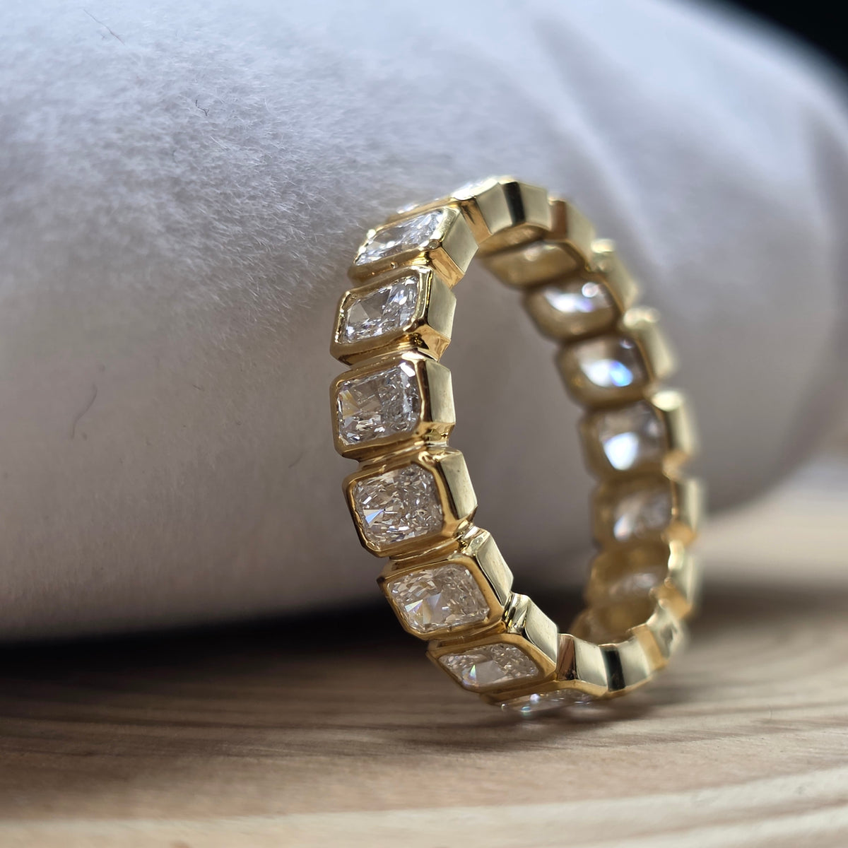 RADIANT DIAMOND BAND
