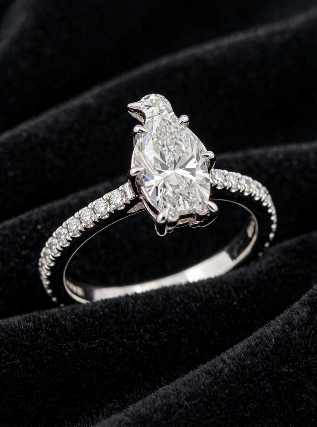 PENGUINS SHAP DIAMOND RING
