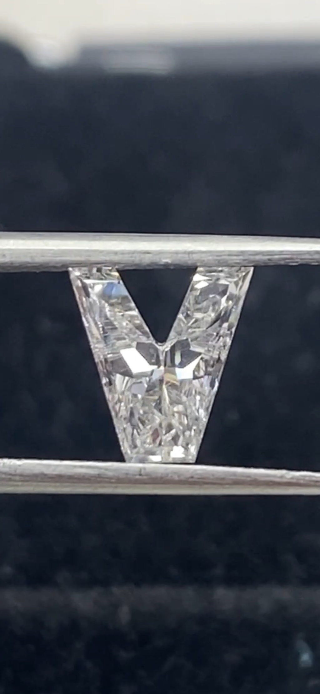 V SHAP DIAMOND