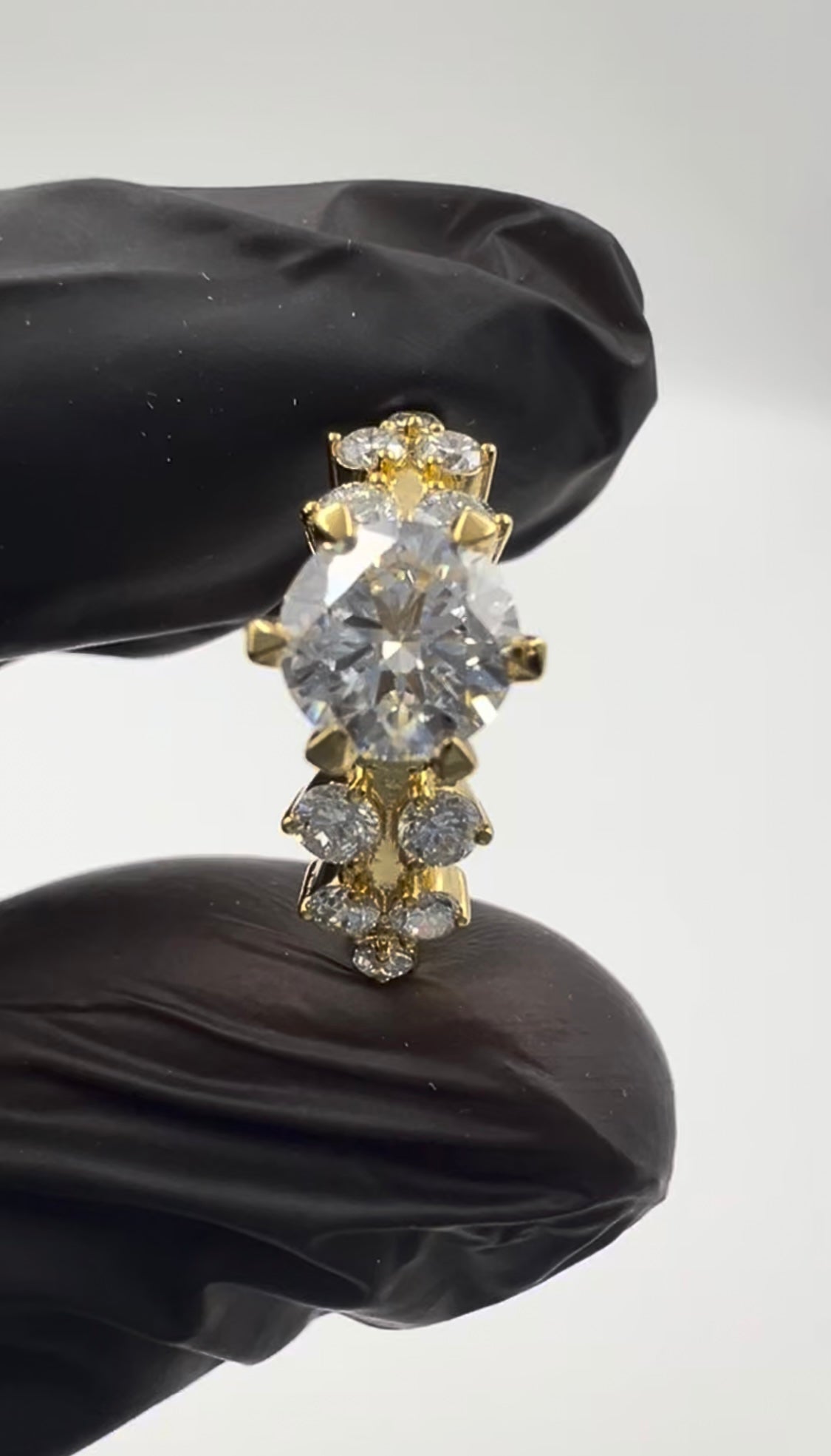 1.50CT ROUND FLORAL BAND ENGAGEMENT RING