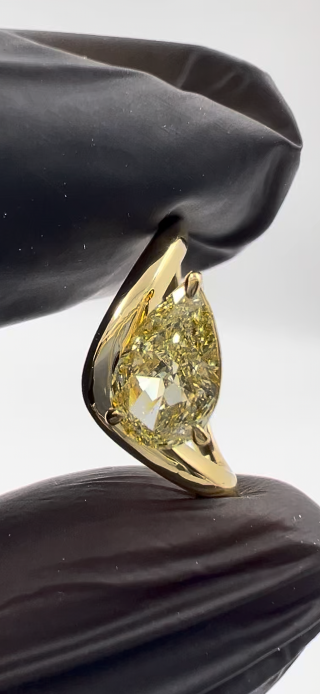 1.00CT PEAR FANCY YELLOW DIAMOND CURVY BAND PINKY FINGER RING