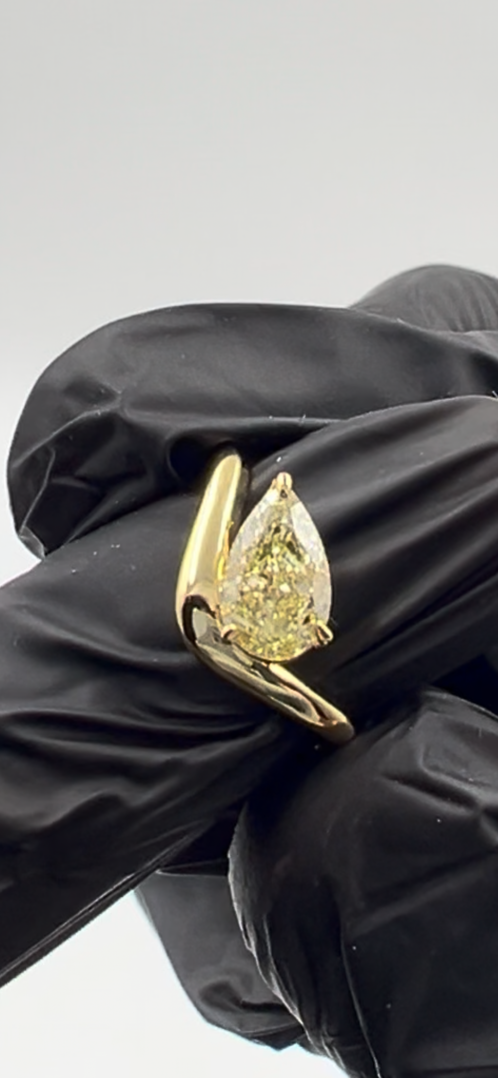 1.00CT PEAR FANCY YELLOW DIAMOND CURVY BAND PINKY FINGER RING