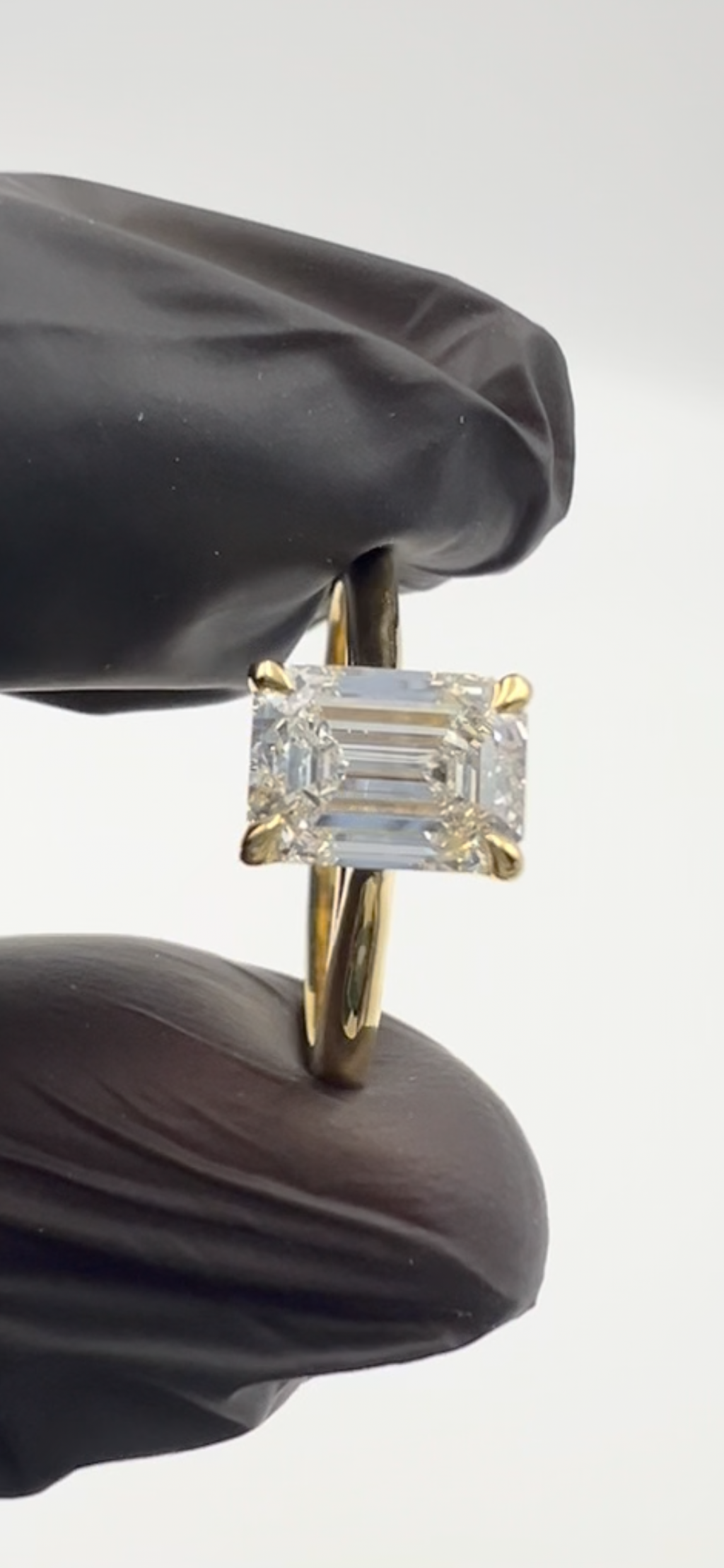 1.54CT EMERALD CATHEDRAL 4-PRONG SET ENGAGEMENT RING