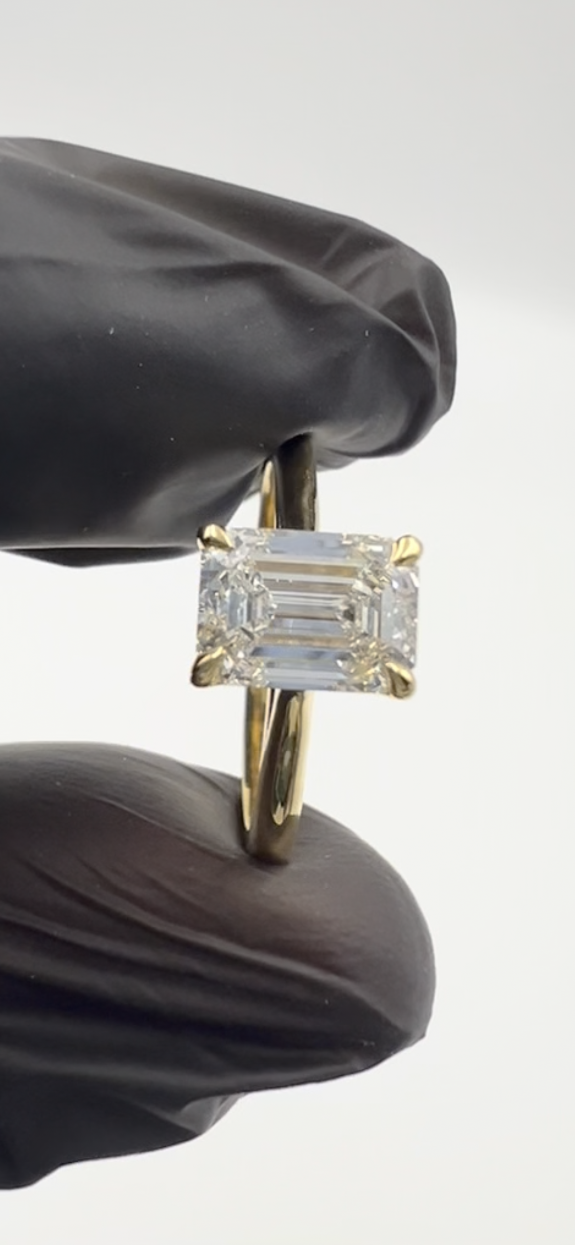 1.54CT EMERALD CATHEDRAL 4-PRONG SET ENGAGEMENT RING