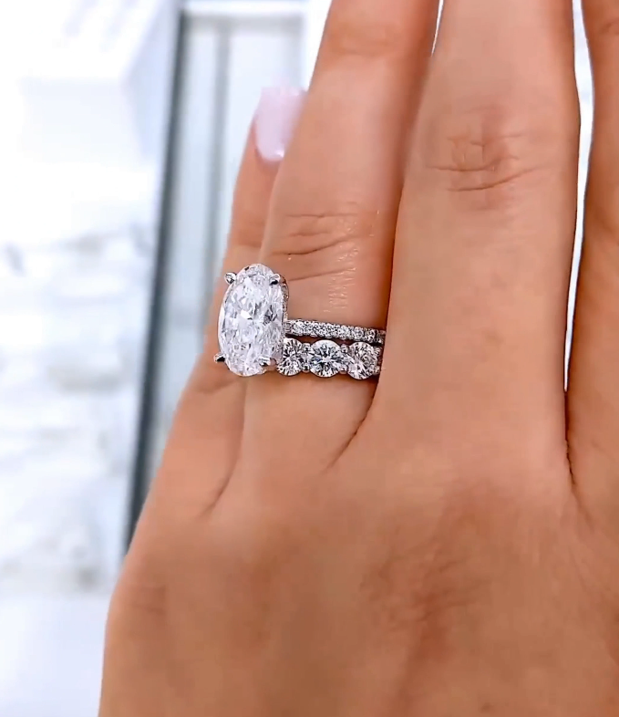 Diamond Ring - OVAL