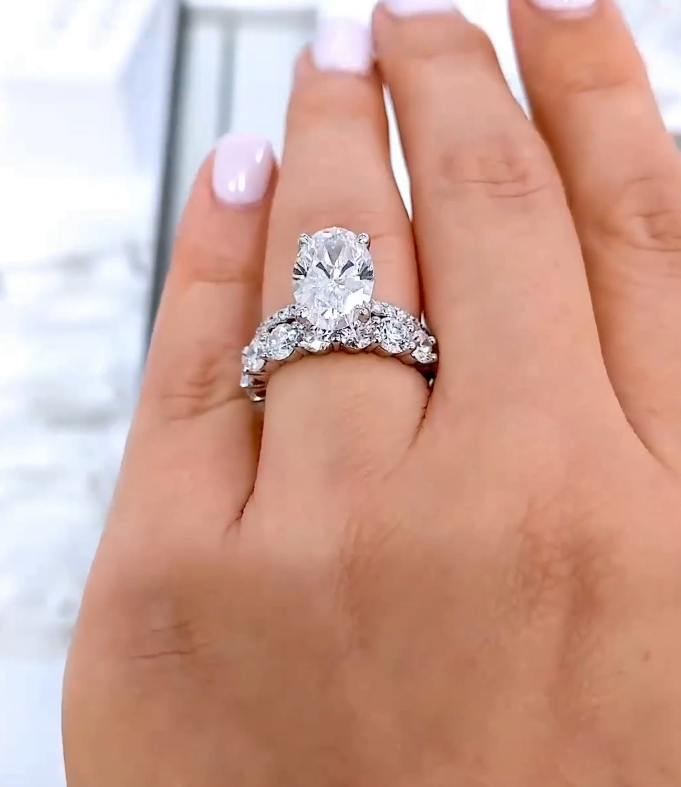 Diamond Ring - OVAL
