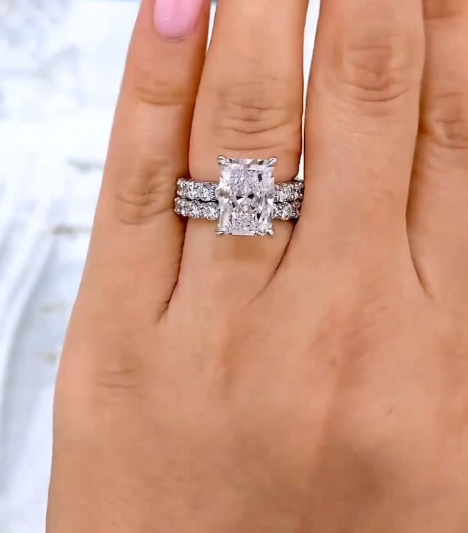Diamond Ring -EMERALD CUT