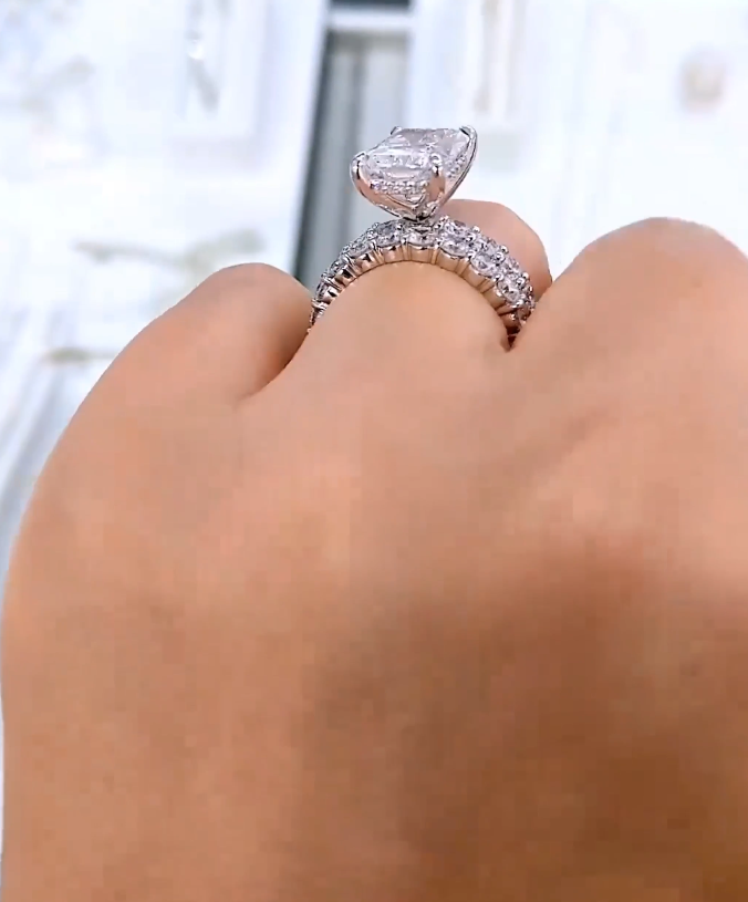 Diamond Ring -EMERALD CUT
