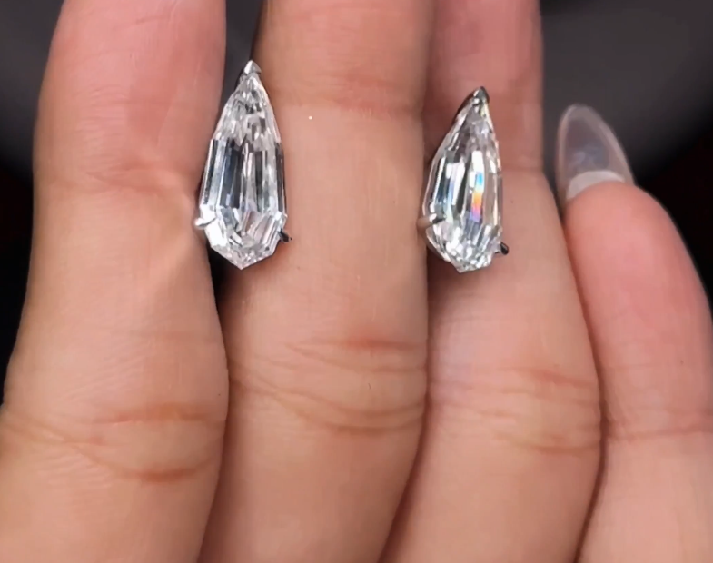 Diamond Ring - 2PEAR