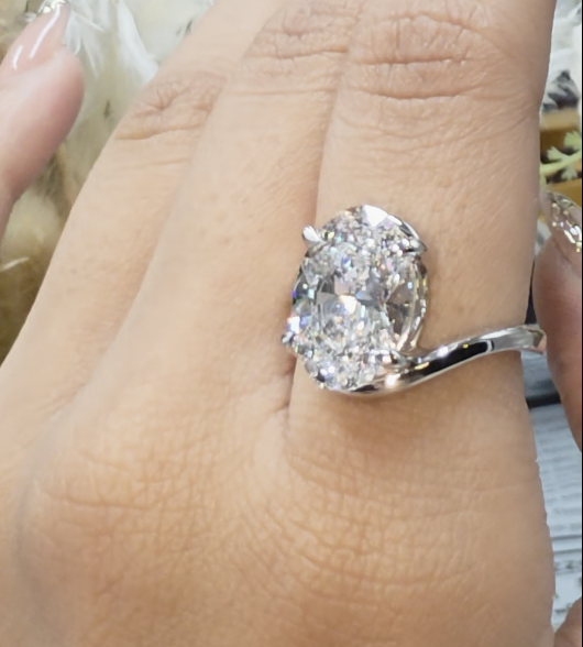 Diamond Ring -OVAL