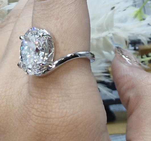 Diamond Ring -OVAL
