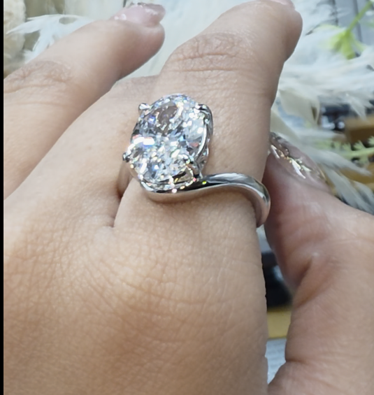 Diamond Ring -OVAL