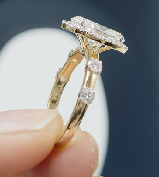 Diamond Ring -OVAL