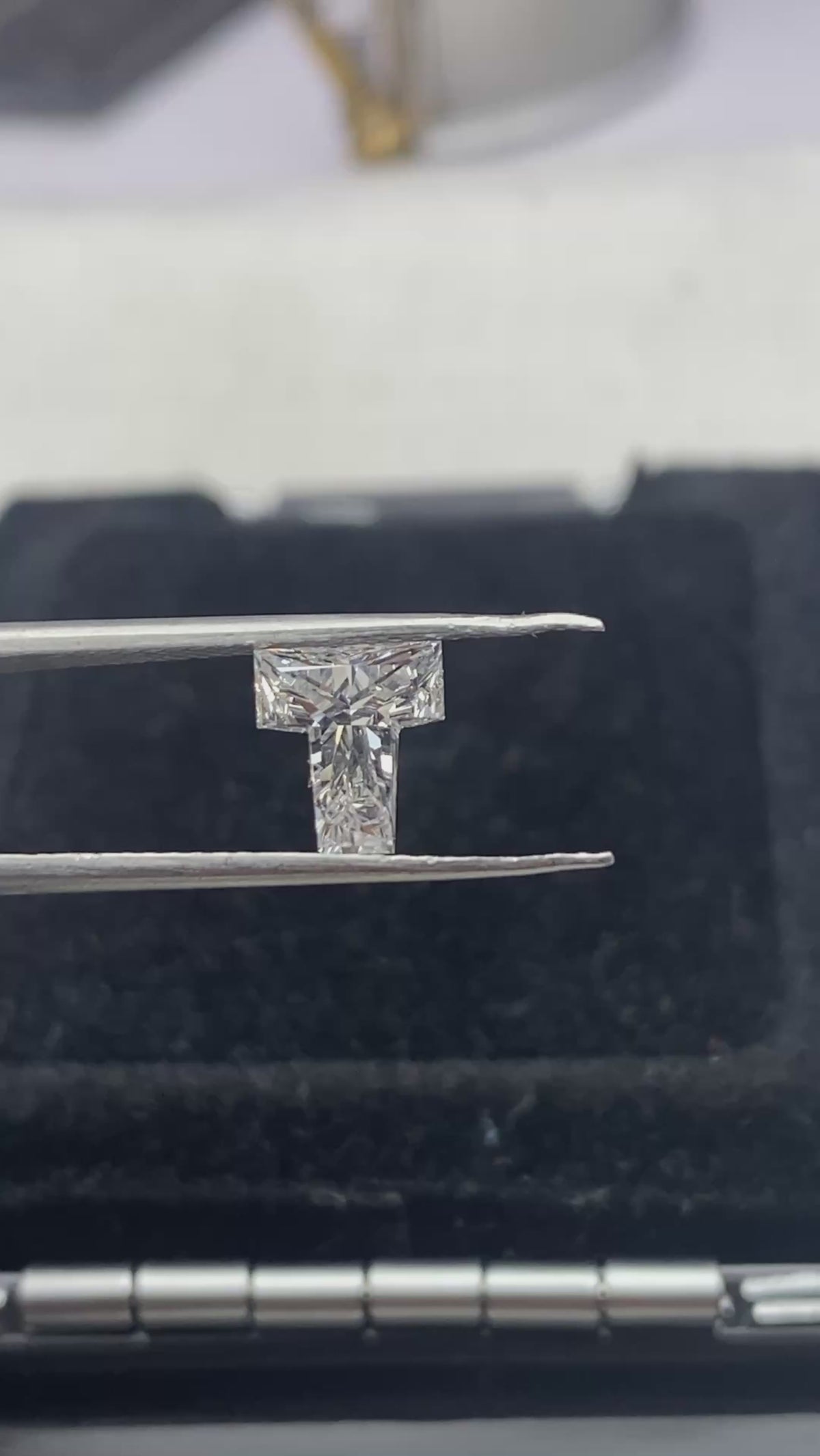 T SHAP DIAMOND