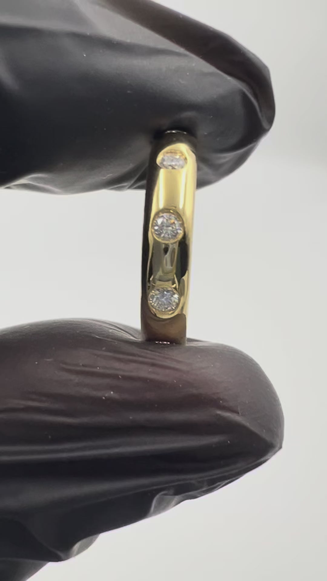 0.40CT ROUND BEZEL SET DIAMOND RING