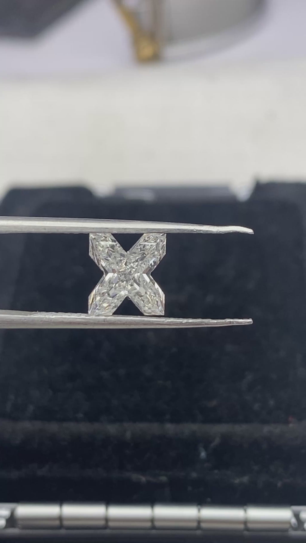 X SHAP DIAMOND