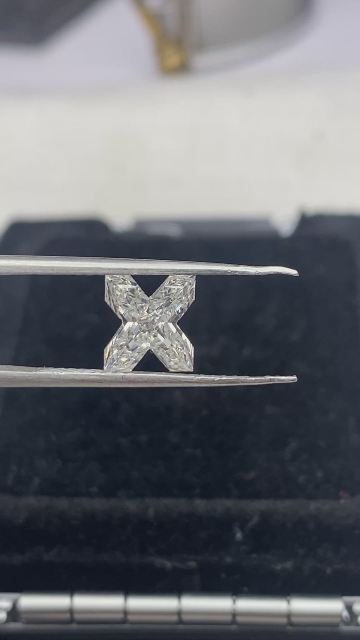 X SHAP DIAMOND