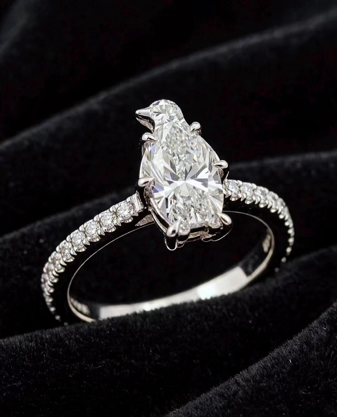 PENGUINS SHAP DIAMOND RING